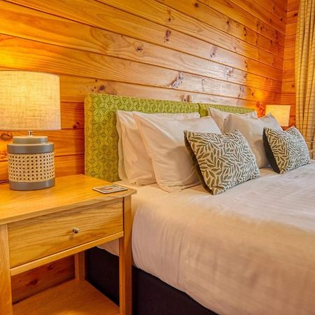 Paparoa Beach Hideaway With Hot Tub Barrytown Экстерьер фото