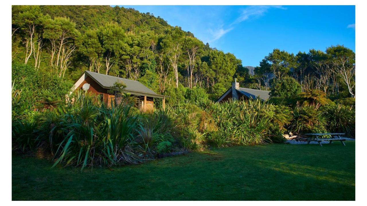 Paparoa Beach Hideaway With Hot Tub Barrytown Экстерьер фото