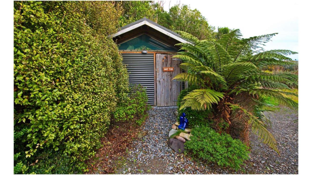 Paparoa Beach Hideaway With Hot Tub Barrytown Экстерьер фото