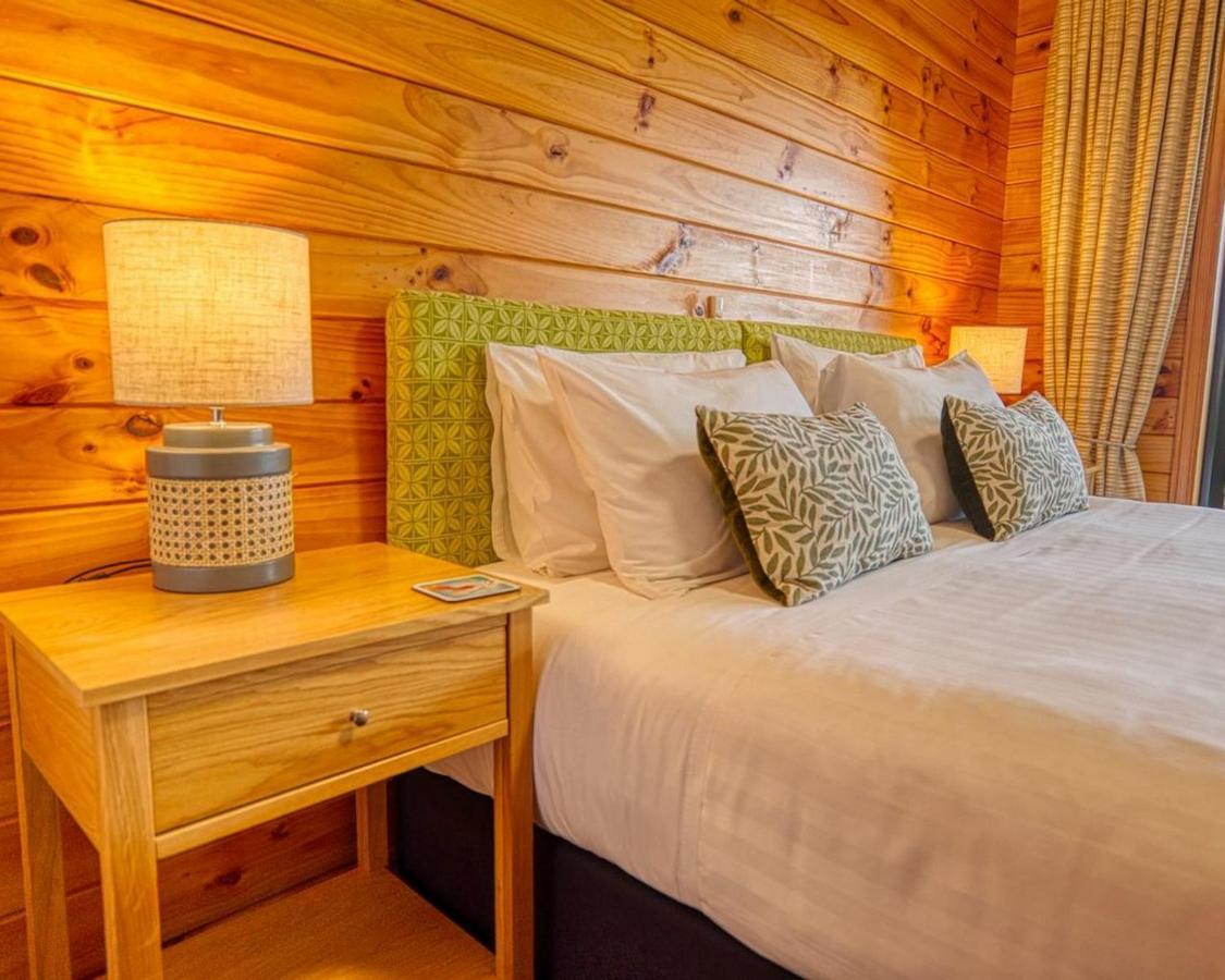 Paparoa Beach Hideaway With Hot Tub Barrytown Экстерьер фото