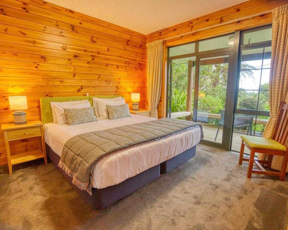 Paparoa Beach Hideaway With Hot Tub Barrytown Экстерьер фото