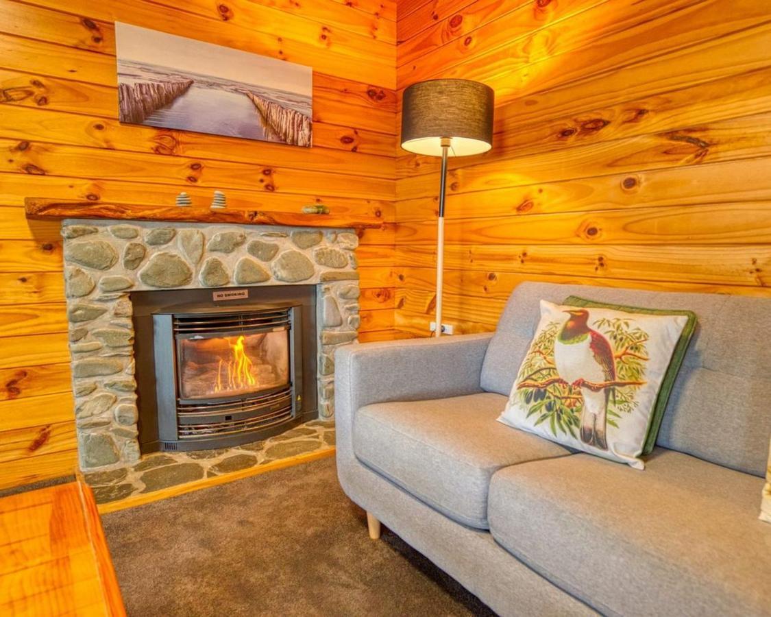 Paparoa Beach Hideaway With Hot Tub Barrytown Экстерьер фото