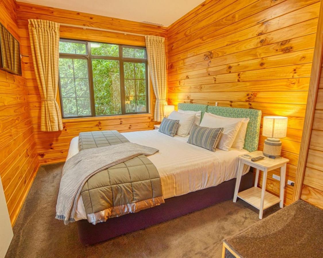 Paparoa Beach Hideaway With Hot Tub Barrytown Экстерьер фото