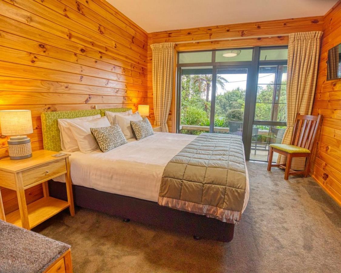 Paparoa Beach Hideaway With Hot Tub Barrytown Экстерьер фото